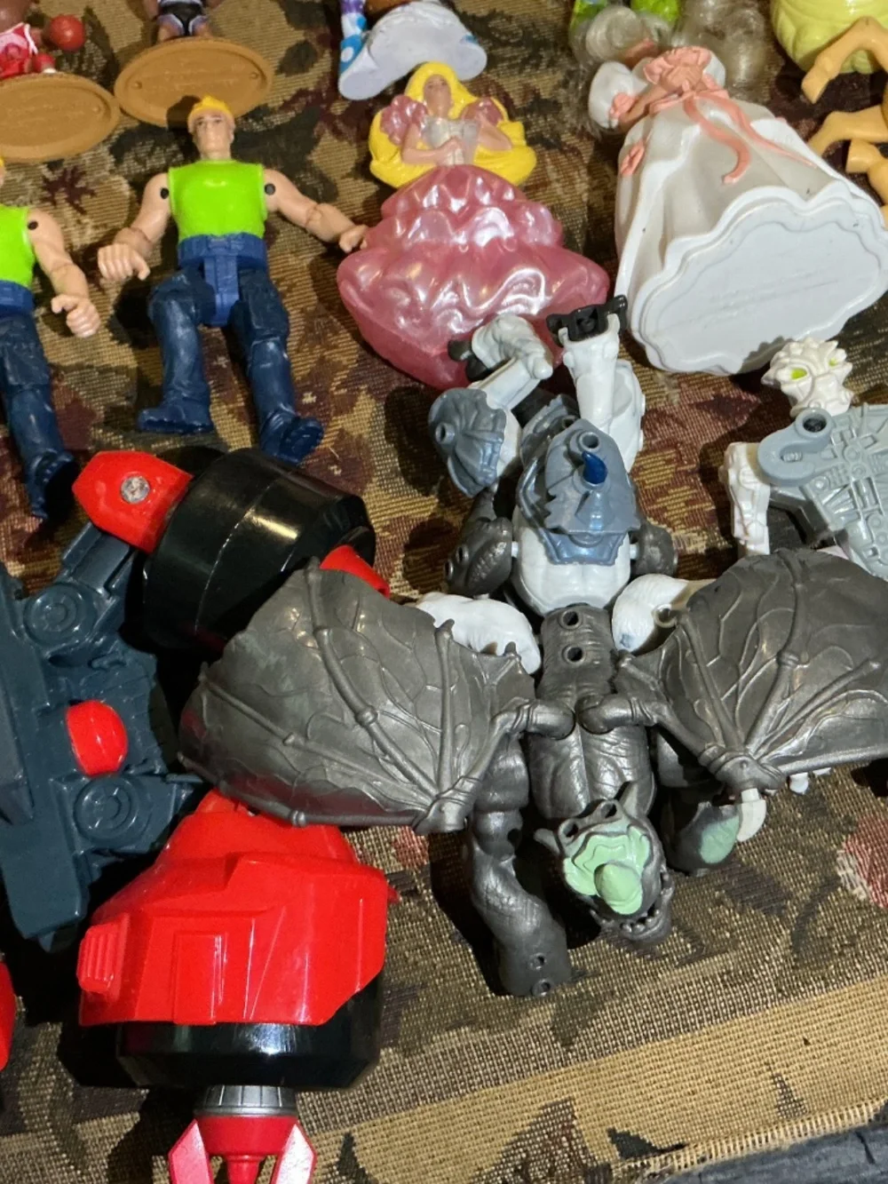 32 Miscellaneous small Toy lot with NBA Bionicle looney tune barbie and more